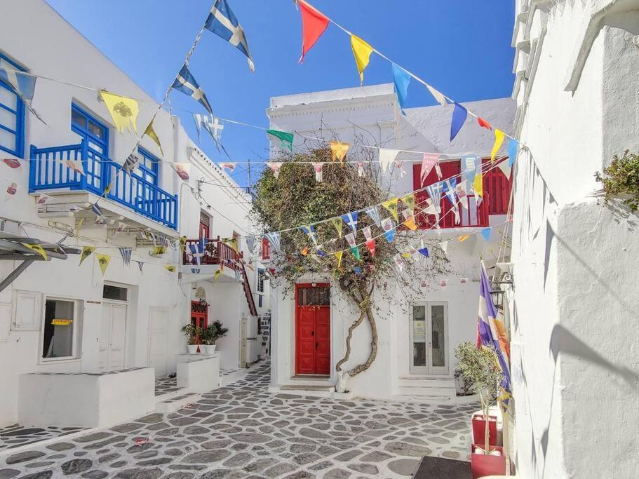 The Sunday House In The Heart Of *