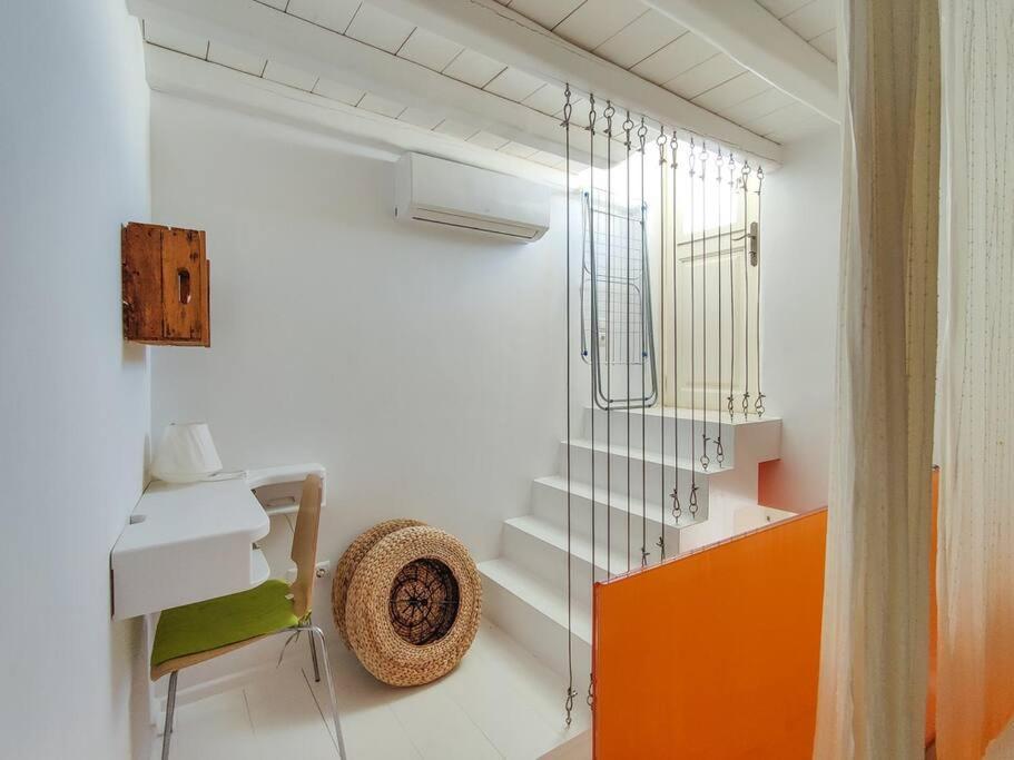 The Sunday House In The Heart Of *